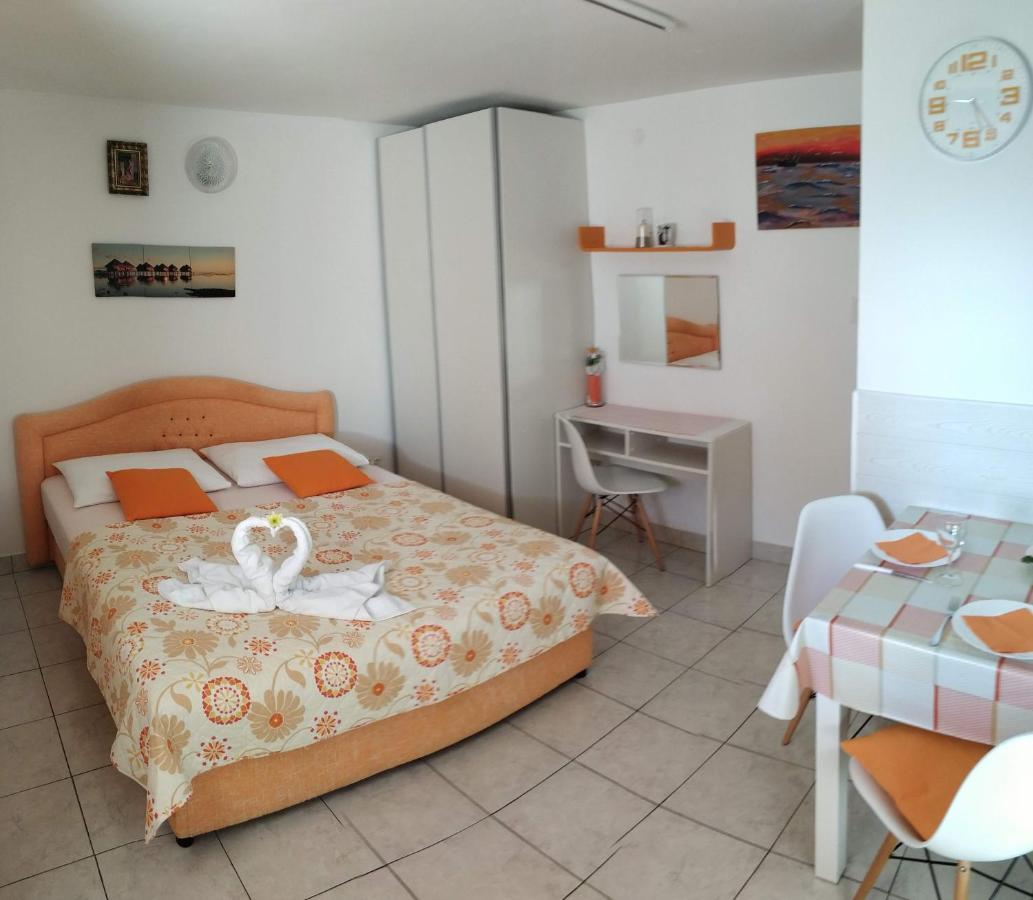 Apartmani Tanja Bol Exterior foto